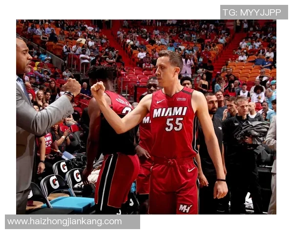 1999年NBA季后赛尼克斯与热火第五场激战回顾与精彩瞬间分析