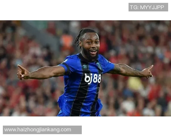 球迷愤恨：安托万·塞梅诺应被罚下